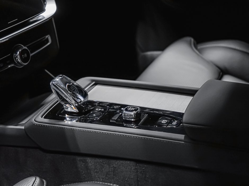 Volvo XC90 Plug-in hybrid Ultra Black Edition 7-Seater 2027-6