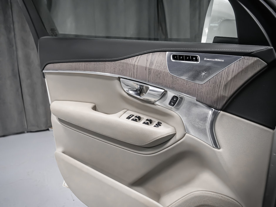 2022 Volvo XC90 Recharge T8 INSCRIPTION-9