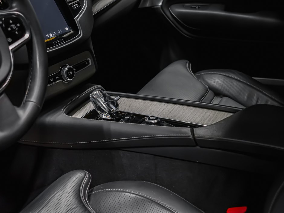 2024 Volvo XC90 Recharge T8 ULTIMATE BRIGHT BOWERS & WILKINS MAGS 21PO-7