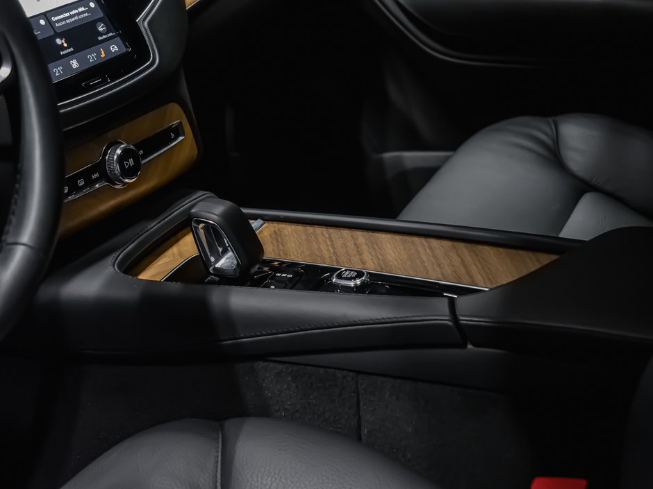 2024 Volvo XC90 Recharge PLUS BRIGHT THEME T8 AWD PLUG-IN HYBRID-6