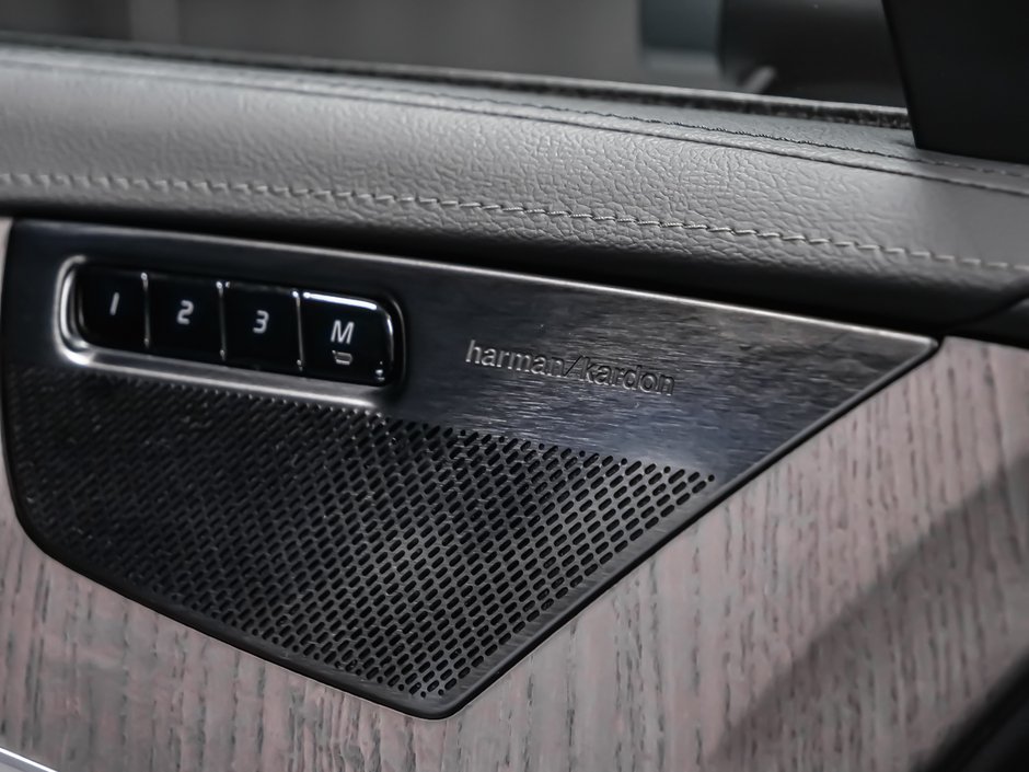 2022 Volvo XC90 T6 INSCRIPTION ADVANCED CLIMATE-11