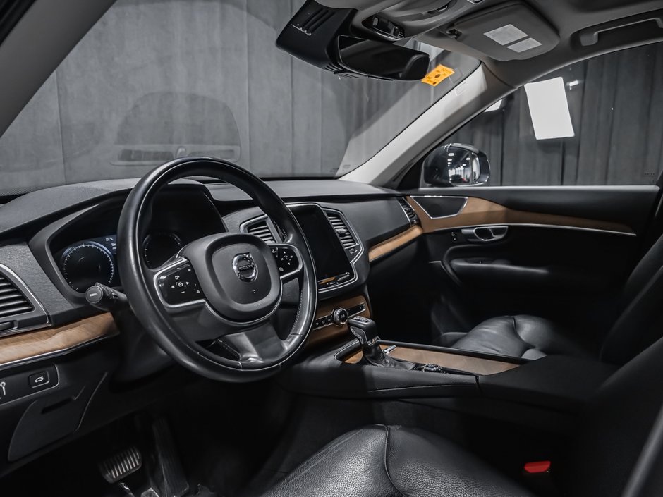 2022 Volvo XC90 T6 MOMENTUM CLIMAT-5