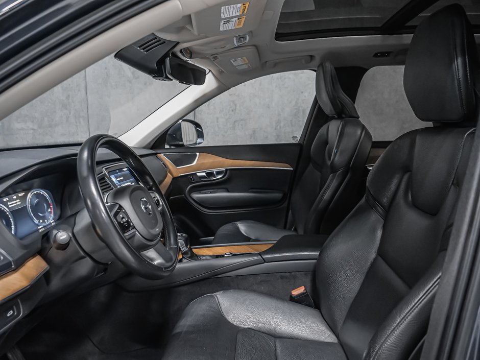 2022 Volvo XC90 T6 MOMENTUM CLIMAT-11
