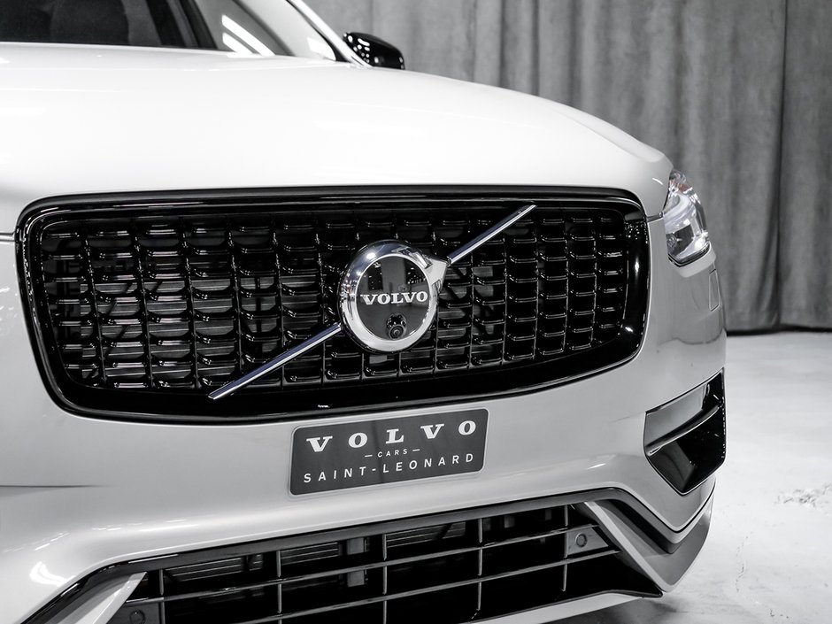 Volvo XC90 B6 ULTIMATE DARK 2023-10