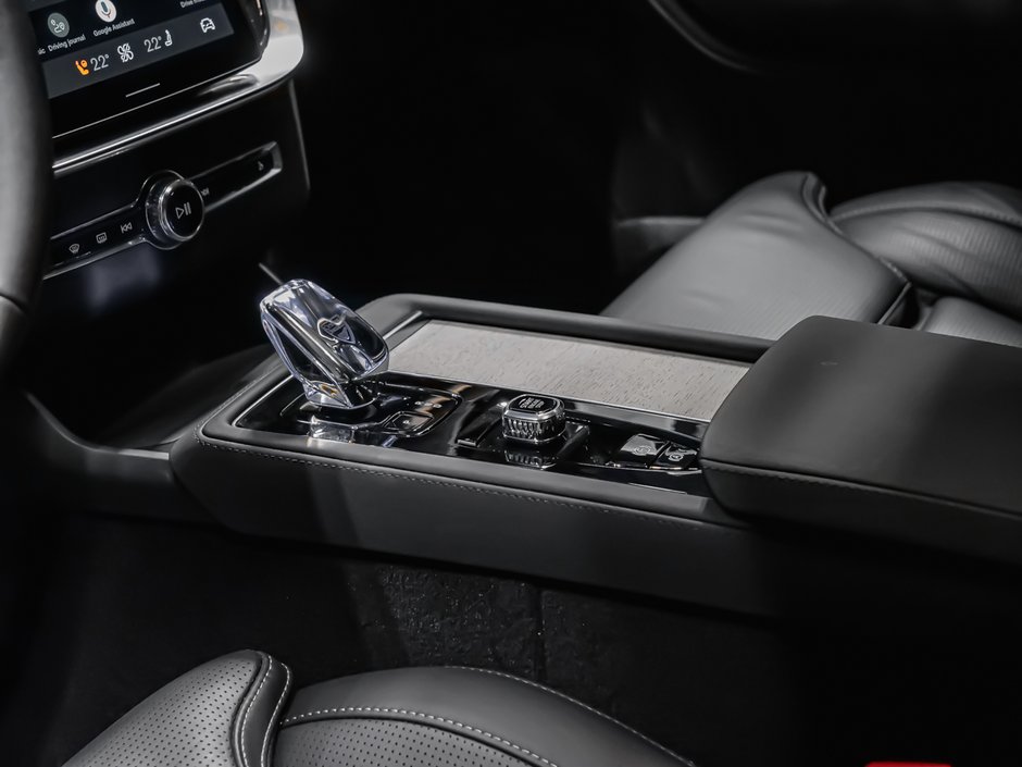 2025 Volvo XC90 B6 ULTRA BRIGHT HARMAN KARDON AFFICH. TÊTE HAUTE-6