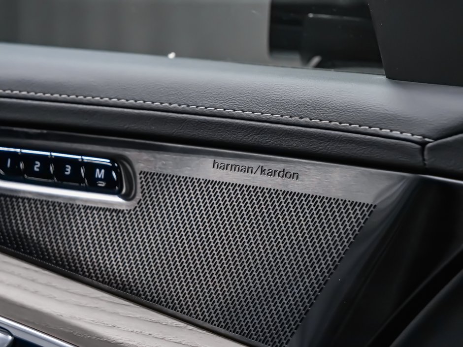 2026 Volvo XC90 Plus 7-Seater (Dark Theme)-10