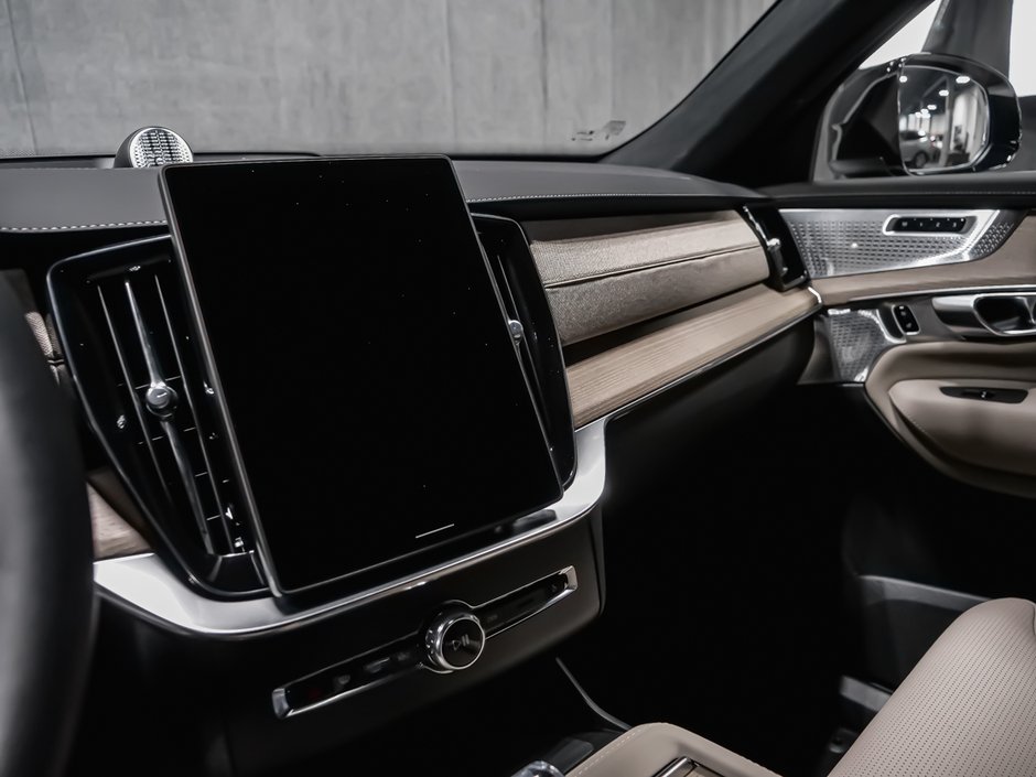 2026 Volvo XC90 Ultra 7-Seater (Dark Theme)-10