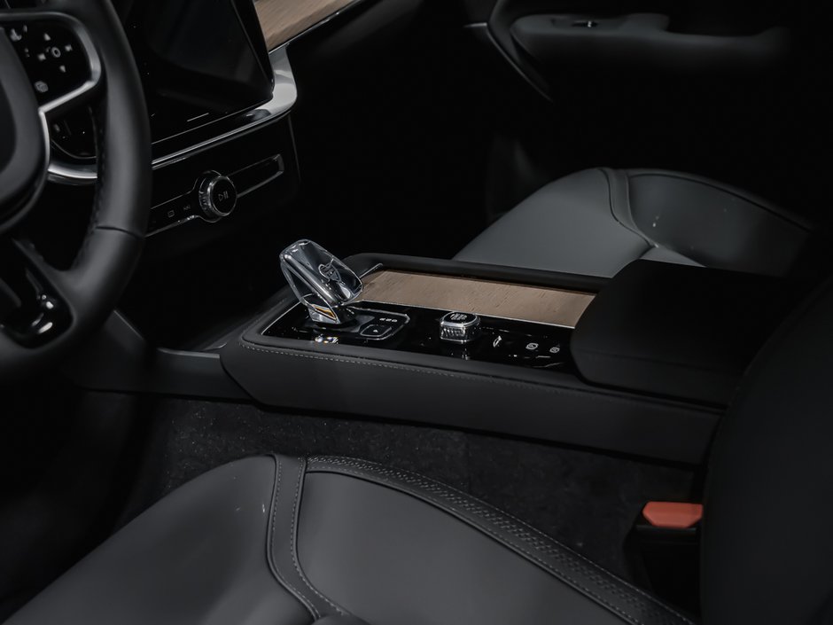 Volvo XC90 Plus 7-Seater (Dark Theme) 2026-7