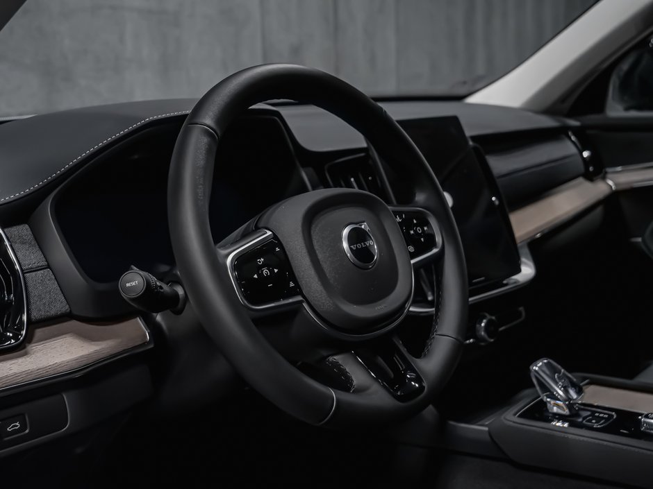 Volvo XC90 Plus 7-Seater (Dark Theme) 2026-8