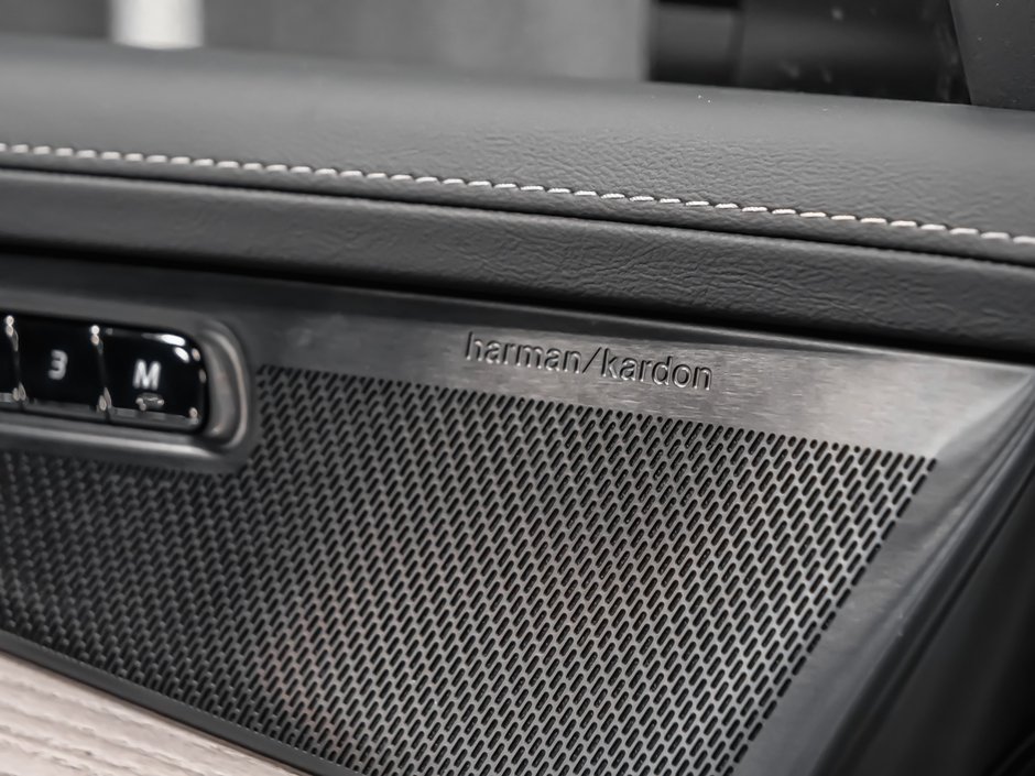 2026 Volvo XC90 Ultra 7-Seater (Dark Theme)-10