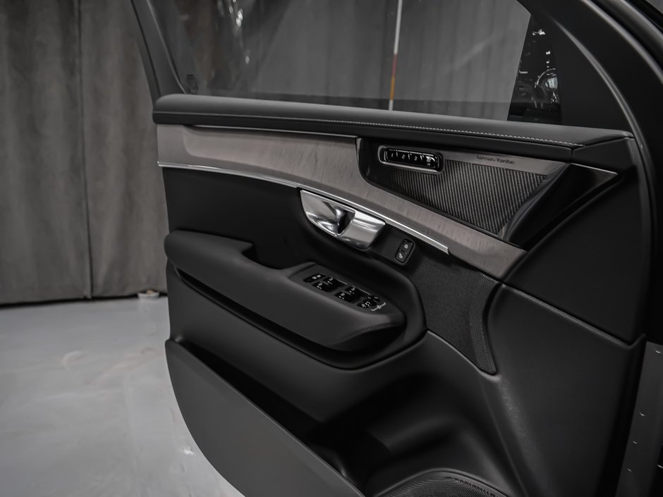 Volvo XC90 Ultra 7-Seater (Dark Theme) 2026-8