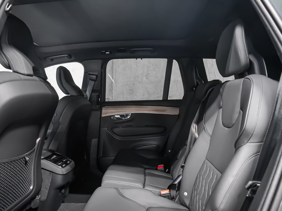 2027 Volvo XC90 Plus 7-Seater (Dark Theme)-11