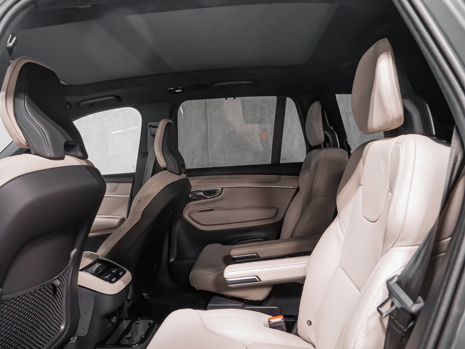 Volvo XC90 Ultra 6-Seater (Bright Theme) 2027-10