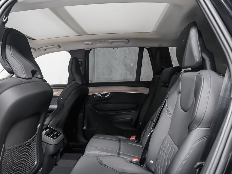 Volvo XC90 Plus 7-Seater (Dark Theme) 2027-12