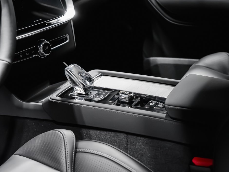 2027 Volvo XC90 Ultra Black Edition 7-Seater-9