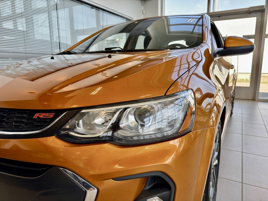 2017 Chevrolet Sonic LT  hayon 5 portes BA-4