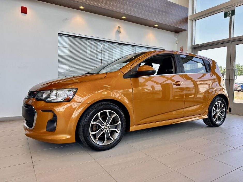 2017 Chevrolet Sonic LT  hayon 5 portes BA-2