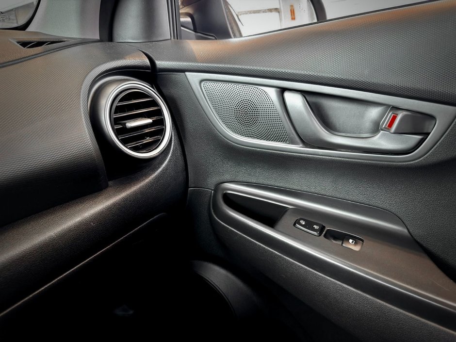 2021 Hyundai Kona Electric Preferred-30