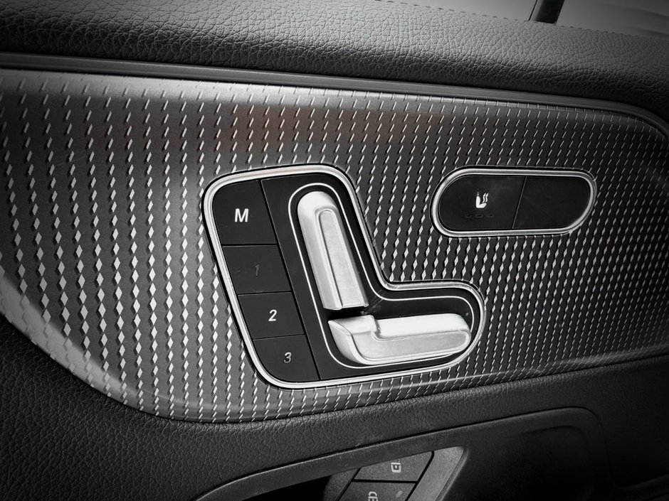 Mercedes-Benz GLB 250 2021-32