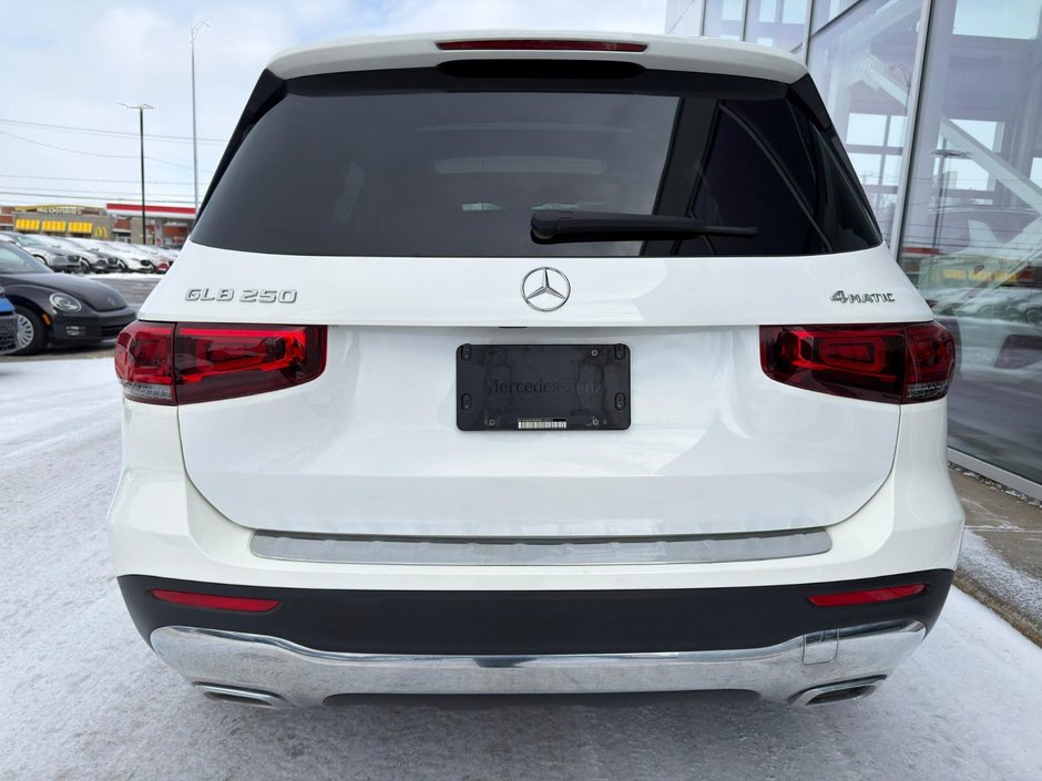 Mercedes-Benz GLB 250 2021-10