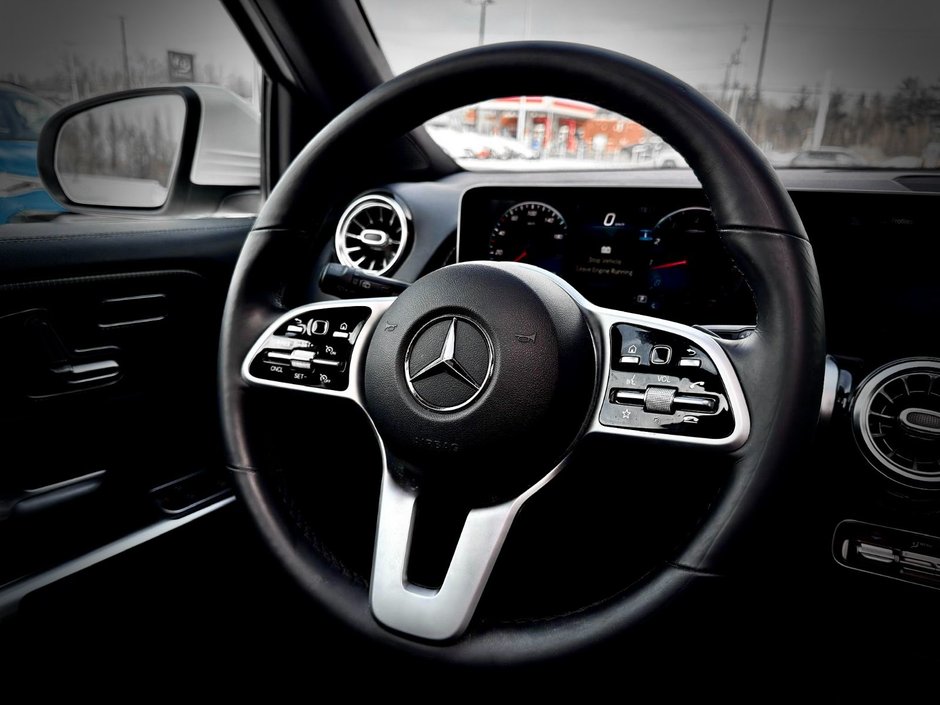 Mercedes-Benz GLB 250 2021-26