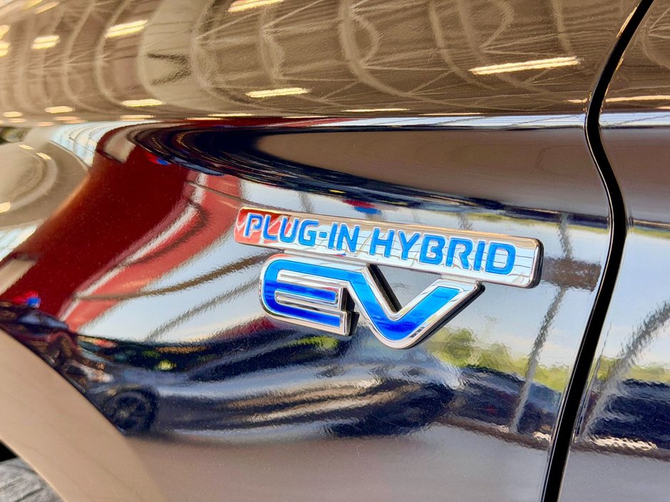 2020 Mitsubishi Outlander PHEV SE-AWD-14