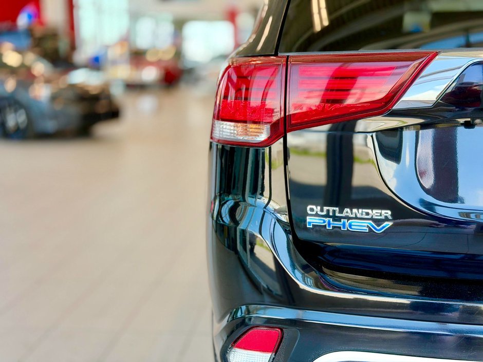 2020 Mitsubishi Outlander PHEV SE-AWD-12