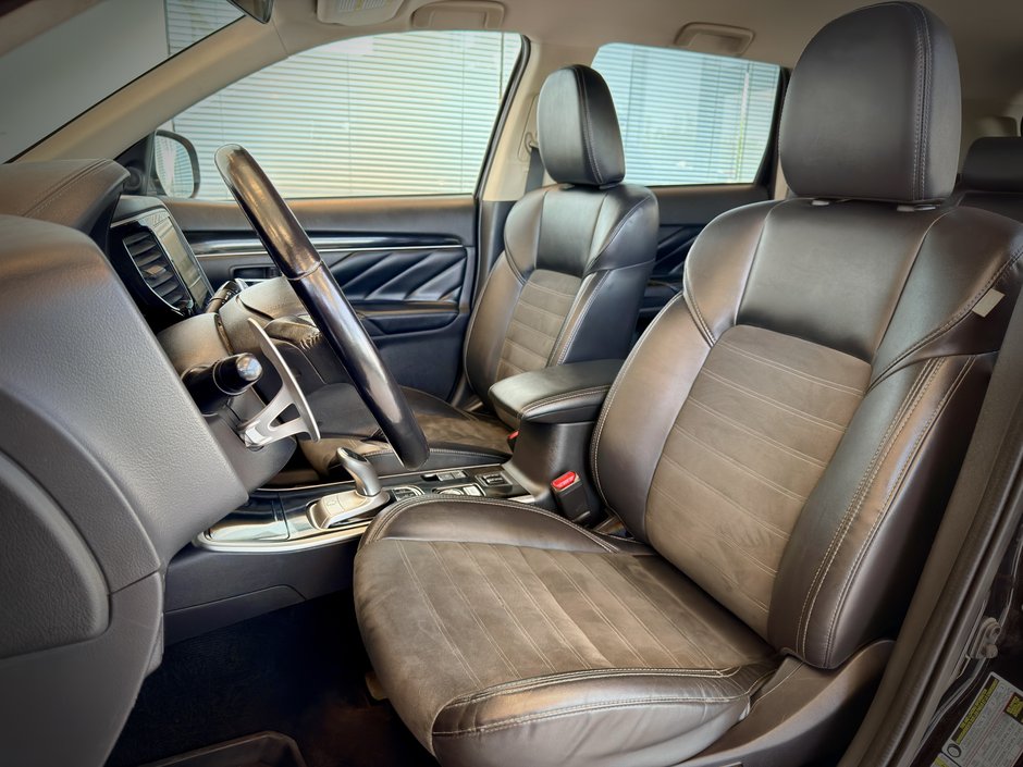 2020 Mitsubishi Outlander PHEV SE-AWD-17