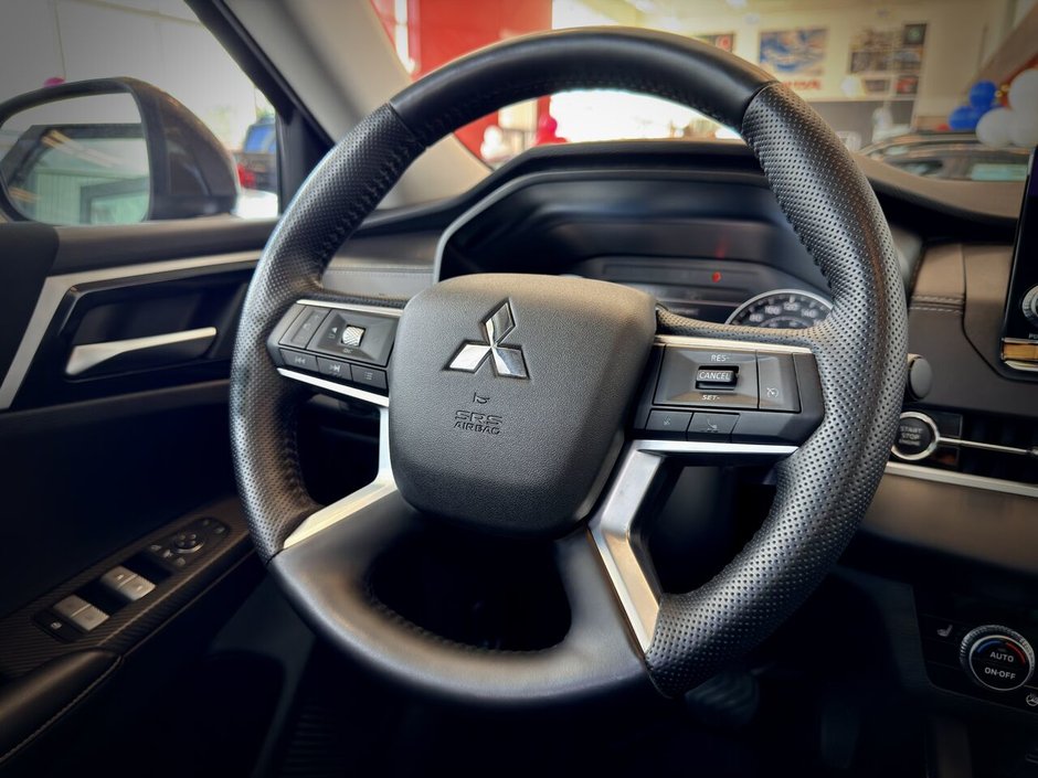 Mitsubishi Outlander SE S-AWC 2024-18