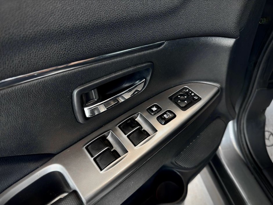 2021 Mitsubishi RVR GT AWC-31