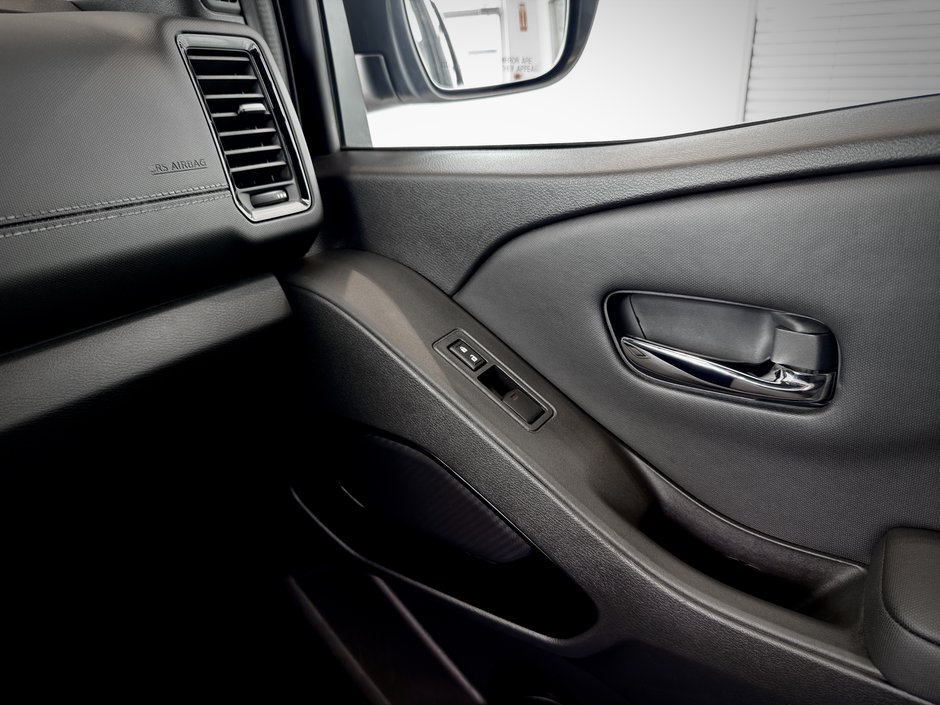 Nissan Frontier SV 2023-32