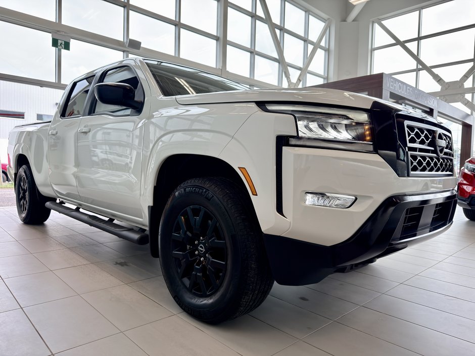 Nissan Frontier SV 2023-2