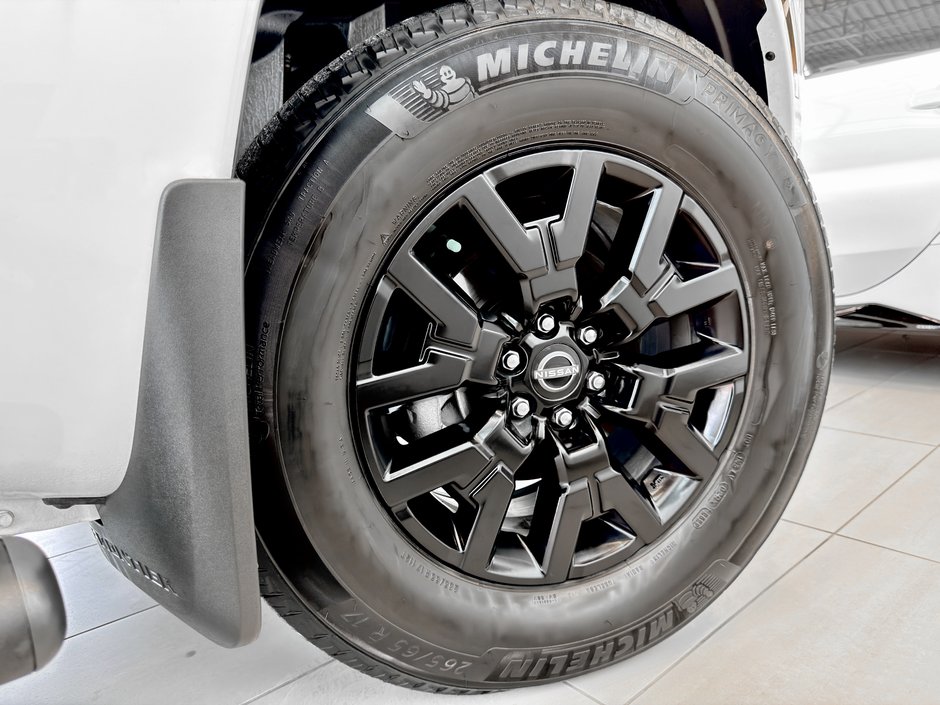 Nissan Frontier SV 2023-14