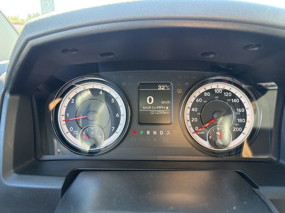 2019 Ram 1500 Classic Express Quad Cab 4x4 caisse de 6 pi 4 po-3