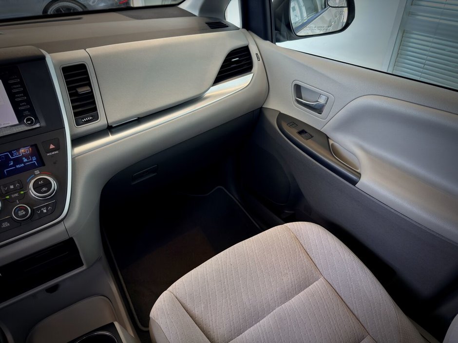 2020 Toyota Sienna LE Traction Avant-15