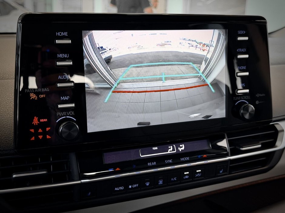 2022 Toyota Sienna LE Hybrid AWD  8 places-27