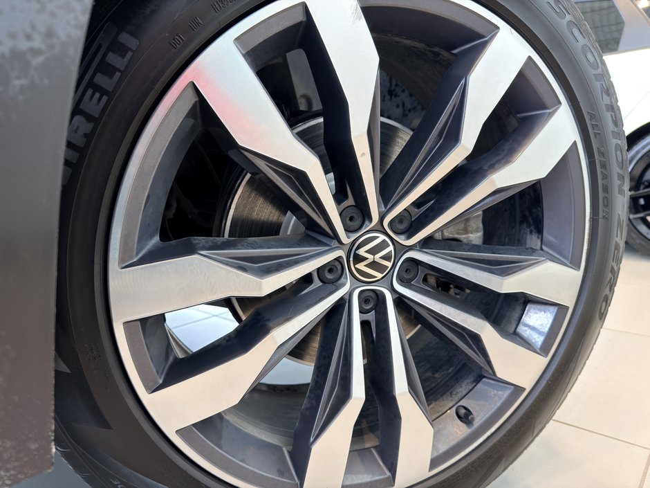 2021 Volkswagen Atlas Execline-17