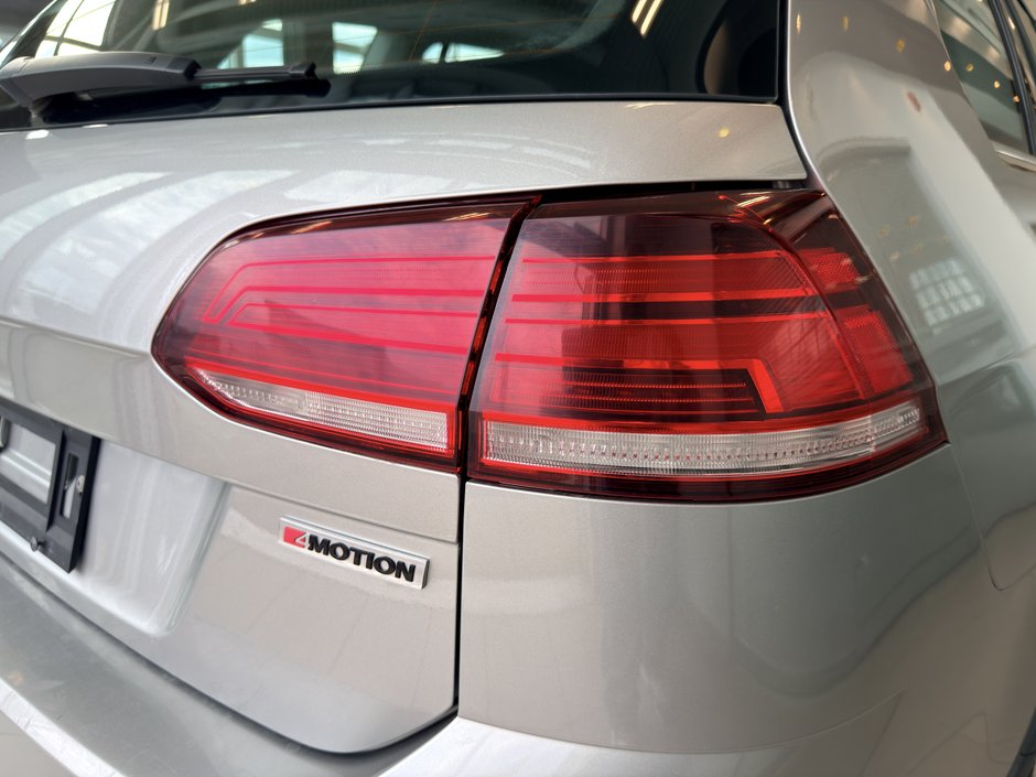 2019 Volkswagen Golf Alltrack-11