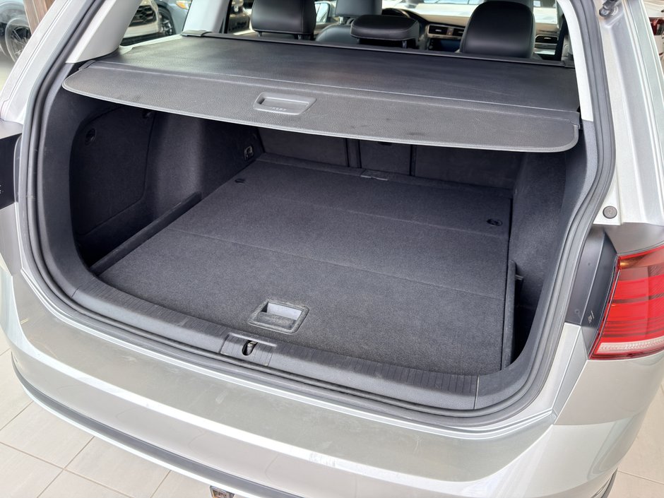 2019 Volkswagen Golf Alltrack-12