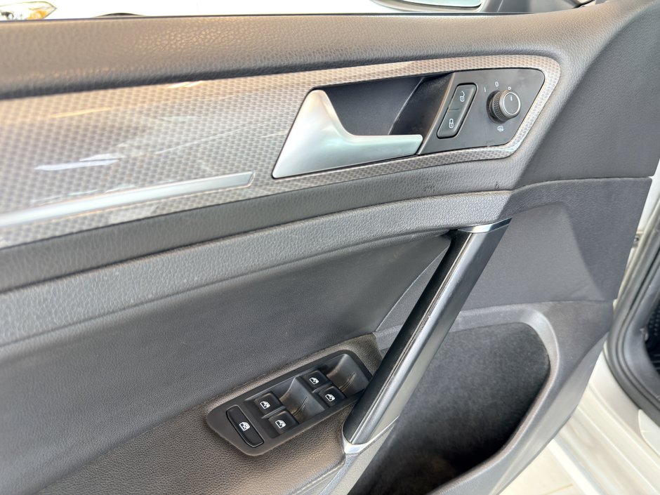 2019 Volkswagen Golf Alltrack-33