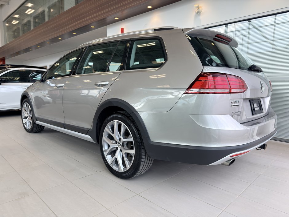 2019 Volkswagen Golf Alltrack-9