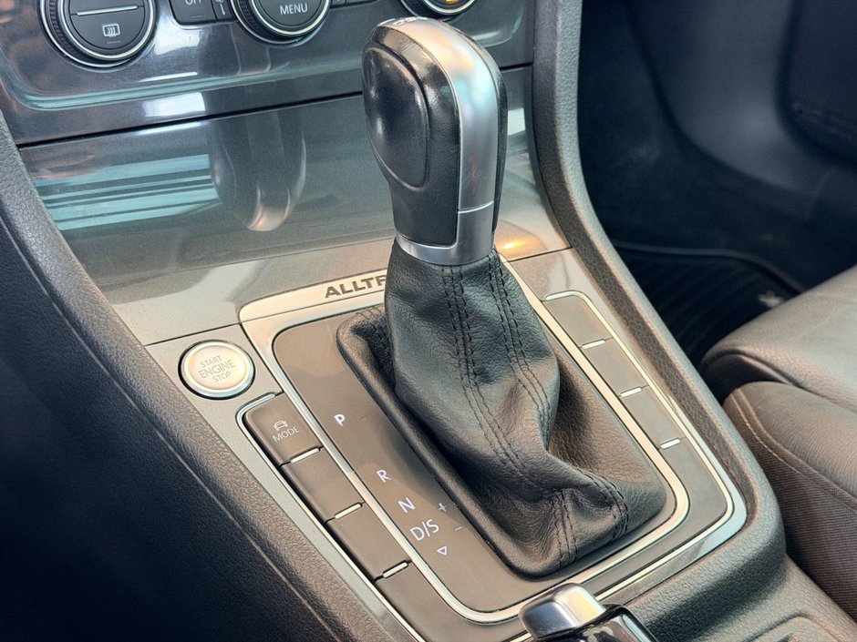 2019 Volkswagen Golf Alltrack-32