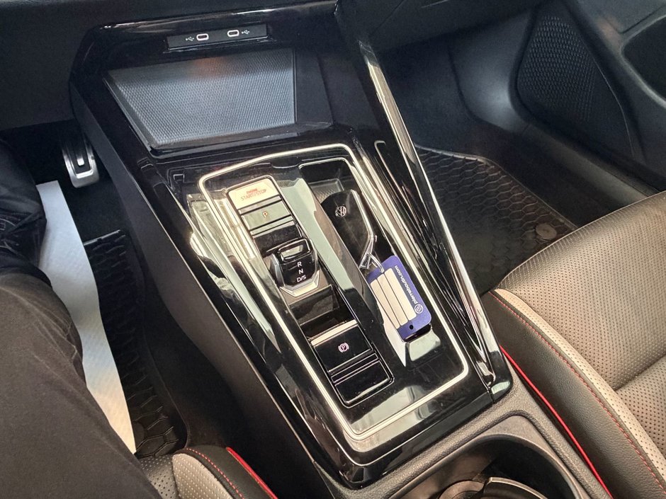 2024 Volkswagen Golf GTI Performance-9