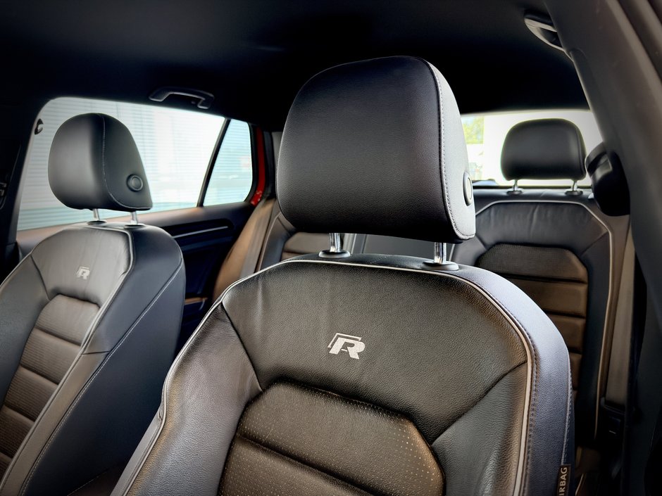 2019 Volkswagen Golf R-21