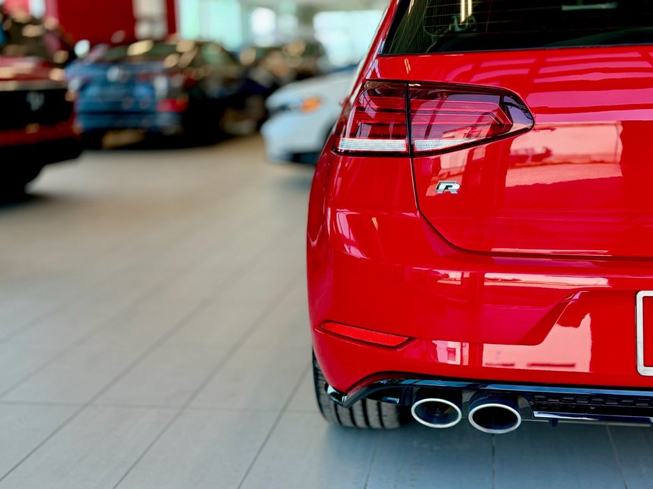 2019 Volkswagen Golf R-12