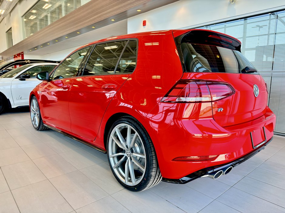 2019 Volkswagen Golf R-8