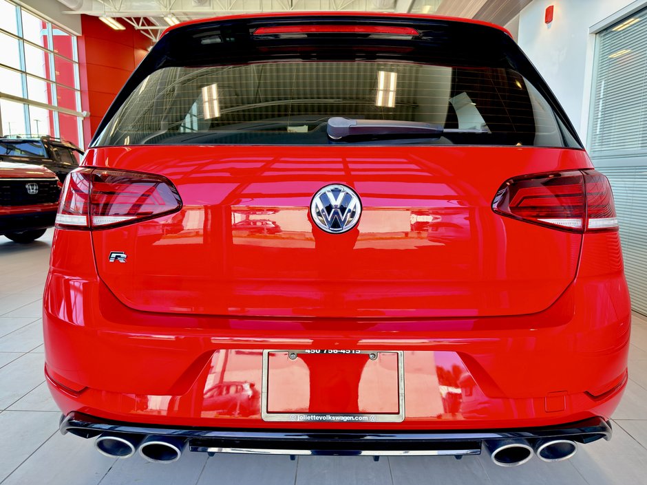 2019 Volkswagen Golf R-9