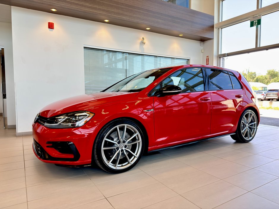 2019 Volkswagen Golf R-1