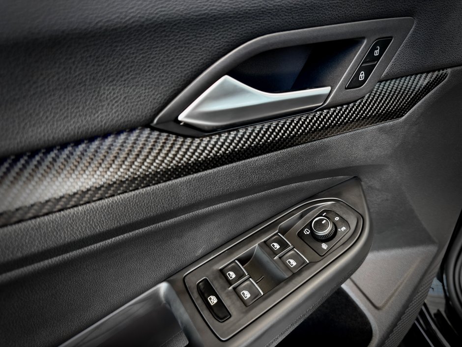 Volkswagen Golf R Black Edition 2025-32
