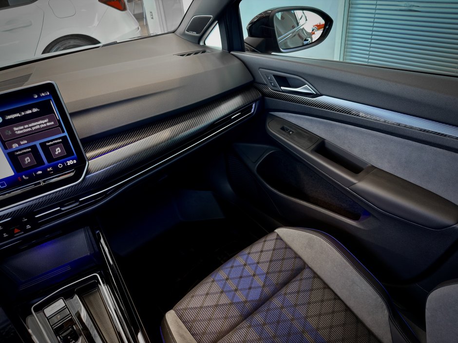 2026 Volkswagen Golf R Black Edition-21
